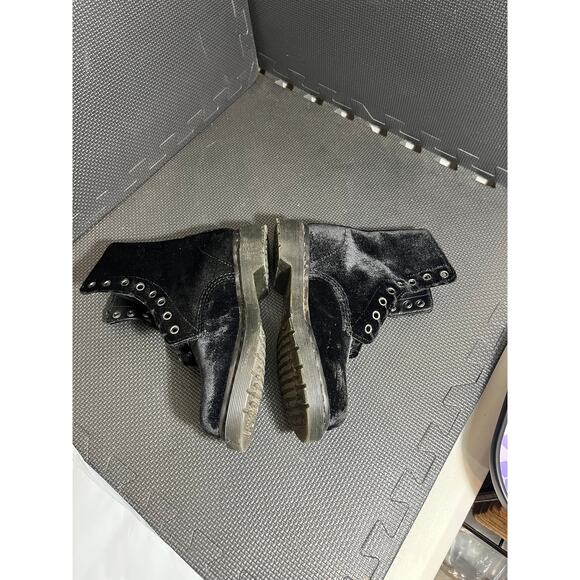 Doc Dr Martens Page Black Velvet Combat Boots Womens Size 7 Grunge Moto Emo - Picture 4 of 9